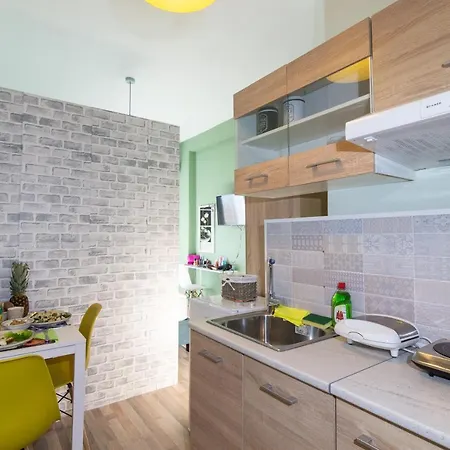Apartment Majestic Rhodes, Min To Old Town Rhodes City